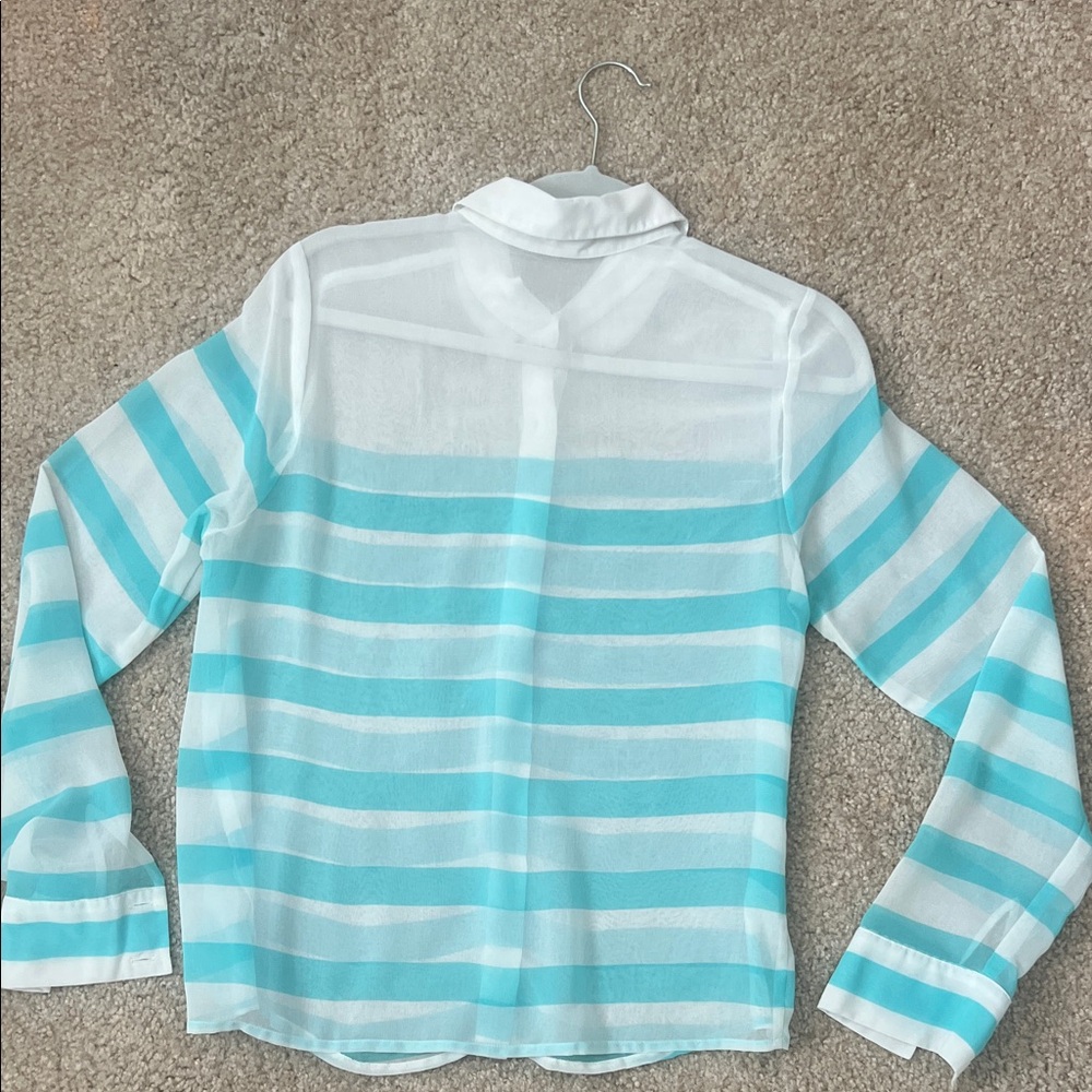 H&M White and Blue Striped Button Down Shirt - Picture 4 of 5